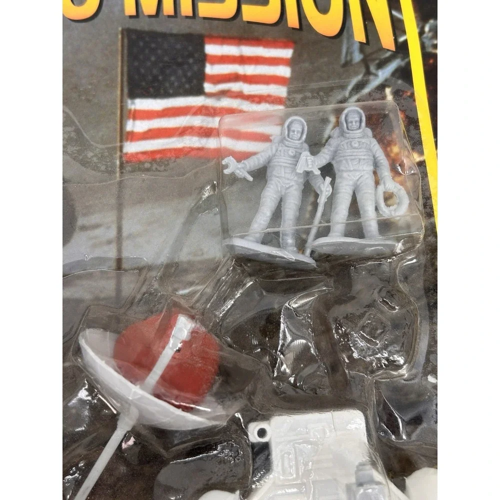 1998 Action Products Space Adventures Apollo Mission Astronaut Rover Toy Set